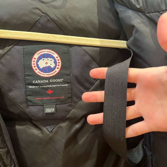 Womens Canada Goose Parka Jacket - Picture 6 of 10